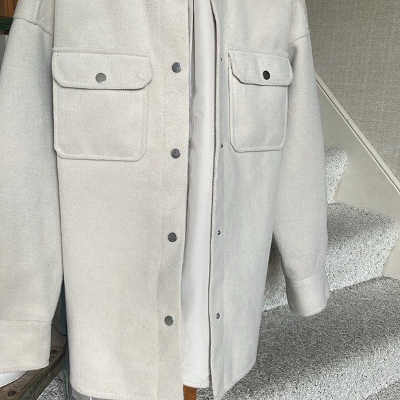 H&M Cream Lightweight Oversized Button Down Shacket - Picture 6 of 13